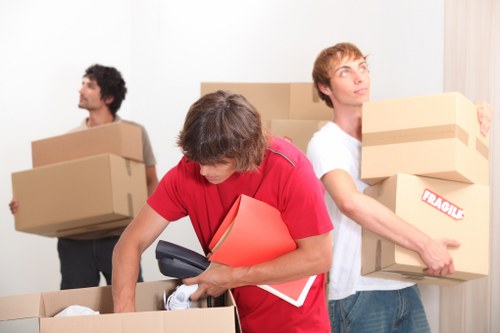 Removal van and moving boxes in Richmond upon Thames