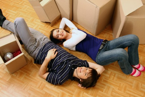 Residential and commercial moving truck support in southwest London